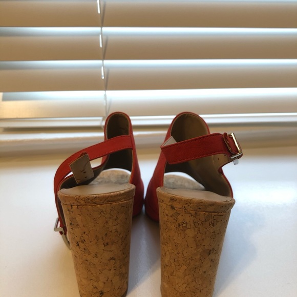 BCBG Generation chunky cork heels size 7 1/2 - Picture 2 of 3
